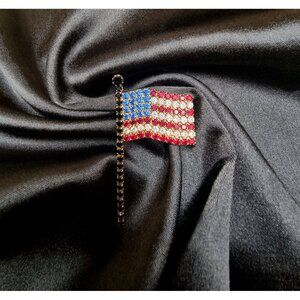 Vintage American Flag Rhinestone Brooch Pin Red White & Blue Gold-Tone Metal Pat